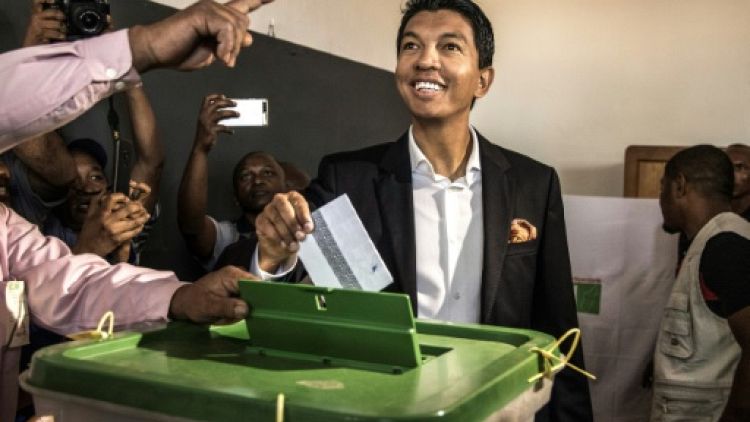 Présidentielle à Madagascar: Rajoelina et Ravalomanana au coude à coude