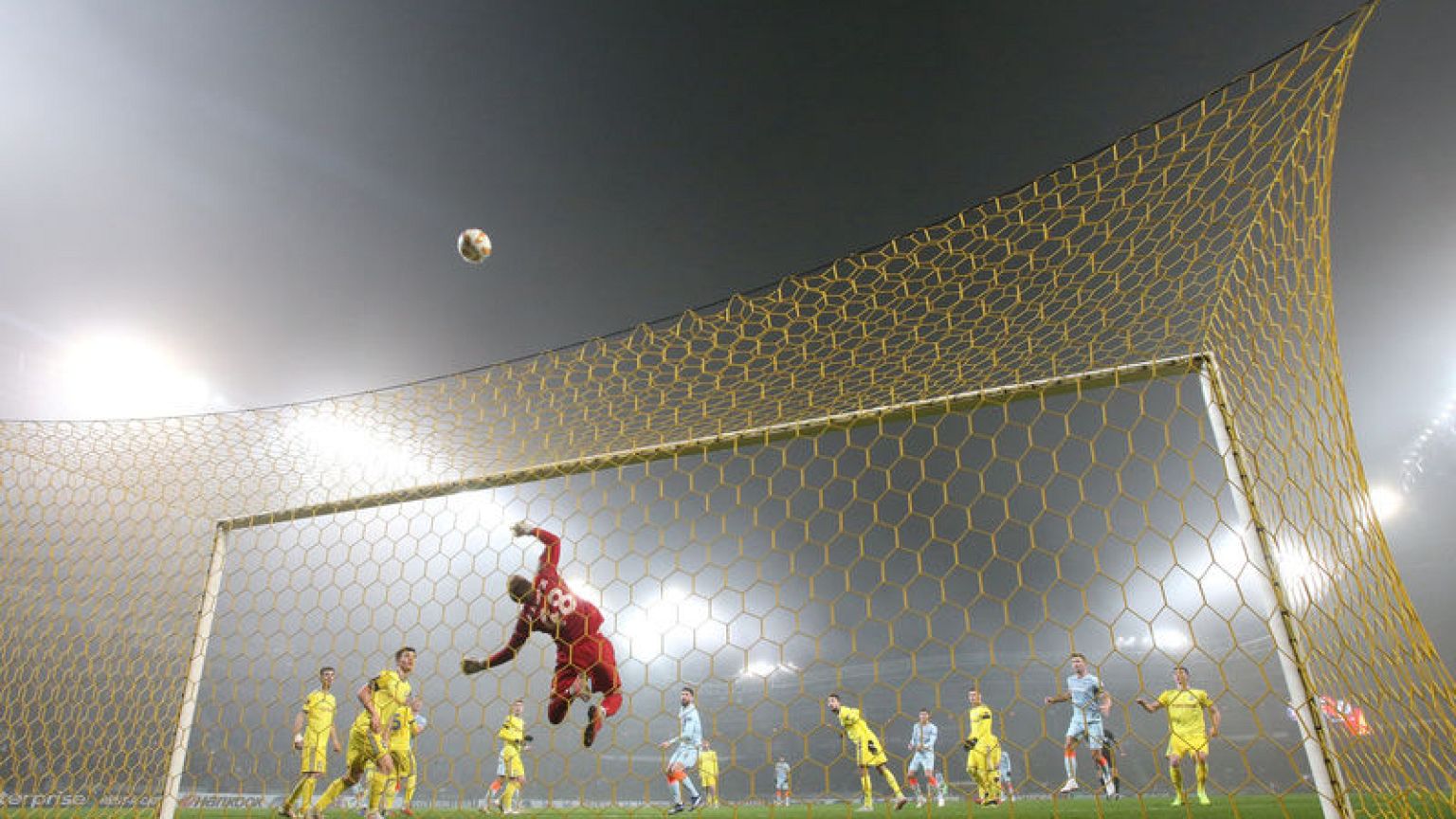 Arsenal and Chelsea through to Europa last 32, Marseille out
