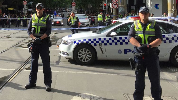 مقتل رجل وإصابة اثنين طعنا في هجوم إرهابي في استراليا