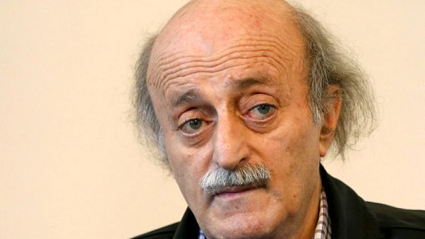 جنبلاط: أخشى أن يؤدي استمرار الأزمة في لبنان إلى تدهور الليرة وخراب اقتصادي جنبلاط: أخشى أن يؤدي استمرار الأزمة في لبنان إلى تدهور الليرة وخراب اقتصادي