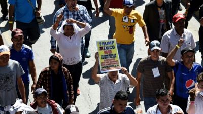 Une partie de la caravane de migrants reprend sa marche vers les Etats-Unis