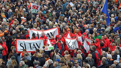 آلاف يتظاهرون في تورينو تأييدا لمشروع خط للقطارات بين إيطاليا وفرنسا
