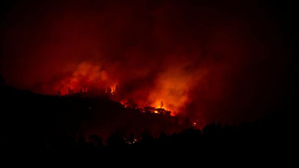 Severe 'devil winds' expected to whip up deadly California blazes Severe 'devil winds' expected to whip up deadly California blazes