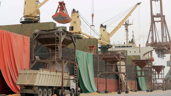 Street battles rage in Yemen's Hodeidah, civilians caught in crossfire Street battles rage in Yemen's Hodeidah, civilians caught in crossfire