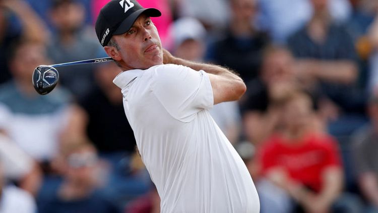 Kuchar hangs on to defeat Lee by one in Mexico
