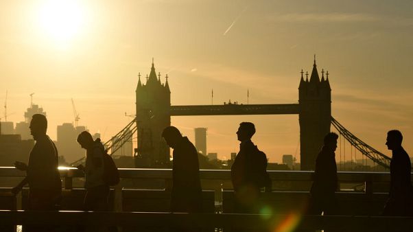 UK employers plan to hold tight on pay despite labour shortages - CIPD UK employers plan to hold tight on pay despite labour shortages - CIPD