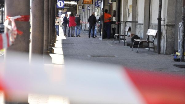 15enne morto vicino ferrovia, s'indaga 15enne morto vicino ferrovia, s'indaga
