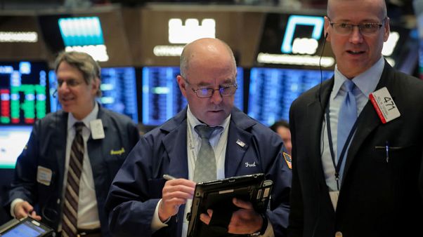 وول ستريت تفتح منخفضة تحت ضغط سهم أبل وول ستريت تفتح منخفضة تحت ضغط سهم أبل