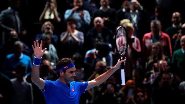 Federer rebounds to keep ATP Finals hopes alive