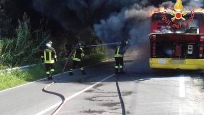 In fiamme autobus urbano, nessun ferito