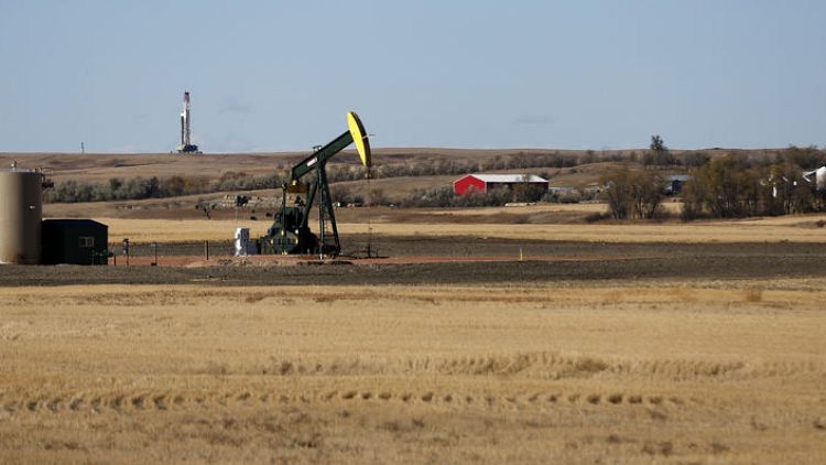 U.S. oil prices resume decline as oversupply worries drag