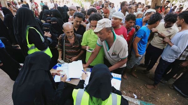 مصادر: التحالف يوقف الهجوم على الحديدة بعد دعوات متزايدة من الغرب مصادر: التحالف يوقف الهجوم على الحديدة بعد دعوات متزايدة من الغرب
