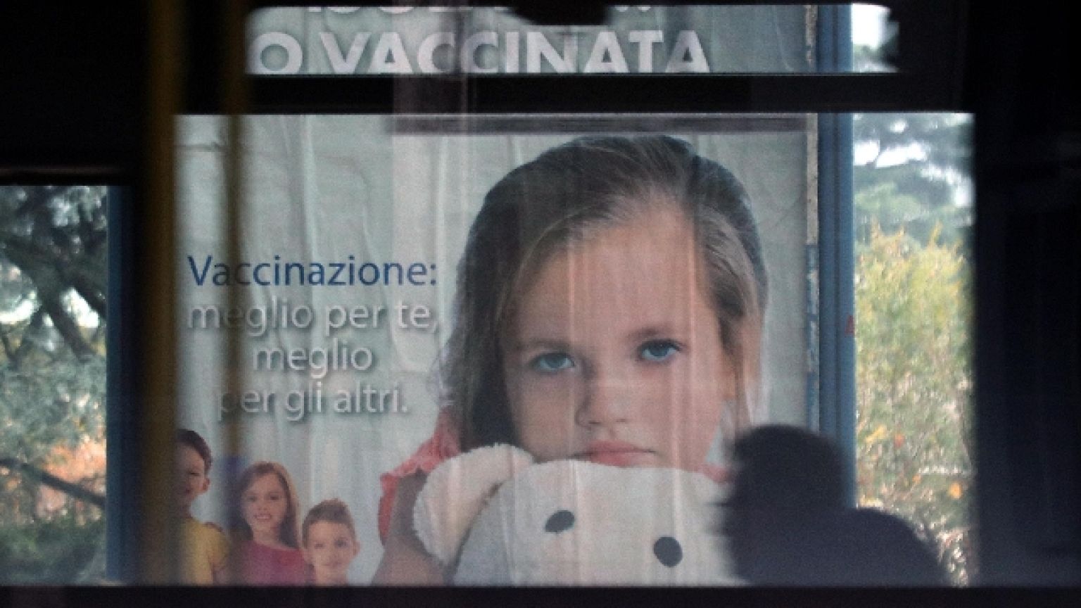 Como, protesta no vax contro i medici