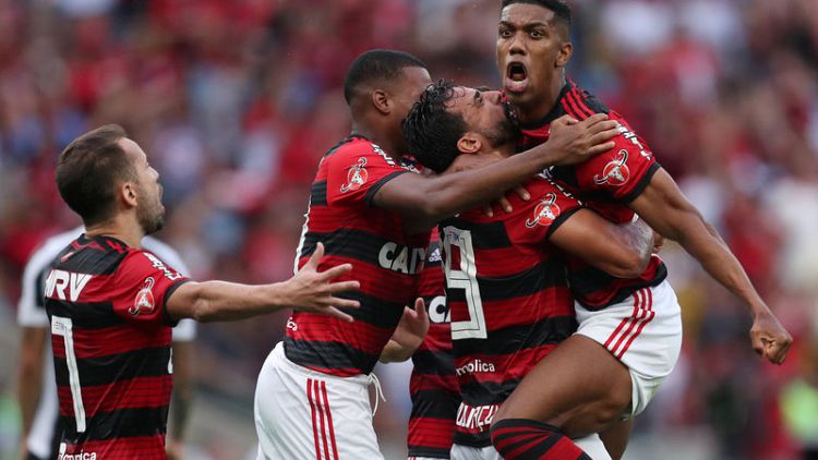 Late penalty saves helps Flamengo to 1-0 win over Santos