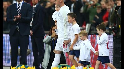 Wayne Rooney saluta nazionale inglese