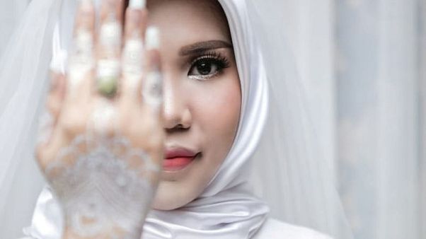 Indonesian woman who lost fiance in Lion Air crash pleads for safe planes Indonesian woman who lost fiance in Lion Air crash pleads for safe planes