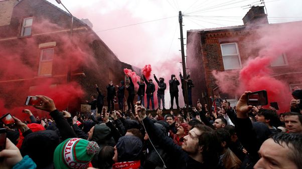 150 ألف يورو من نادي روما لمشجع ليفربول المصاب 150 ألف يورو من نادي روما لمشجع ليفربول المصاب