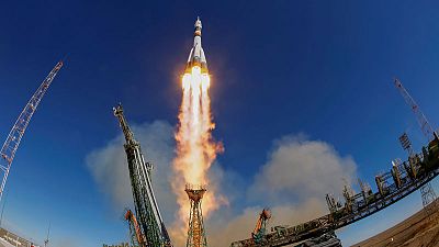 إطلاق أول صاروخ سويوز روسي للفضاء بعد حادث الشهر الماضي