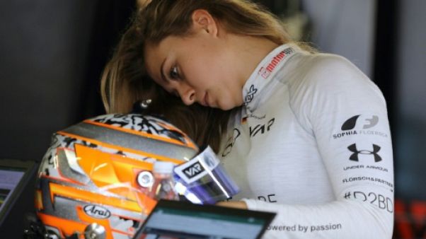 GP de Macao: déjà sept heures d'opération pour la pilote Sophia Flörsch GP de Macao: déjà sept heures d'opération pour la pilote Sophia Flörsch