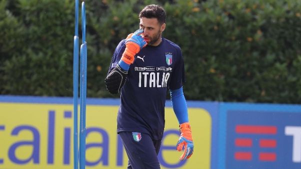 Calcio: Mancini, Sirigu va in porta Calcio: Mancini, Sirigu va in porta