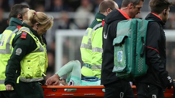 سميث لاعب بورنموث يبتعد لثلاثة أشهر بعد جراحة في الركبة سميث لاعب بورنموث يبتعد لثلاثة أشهر بعد جراحة في الركبة