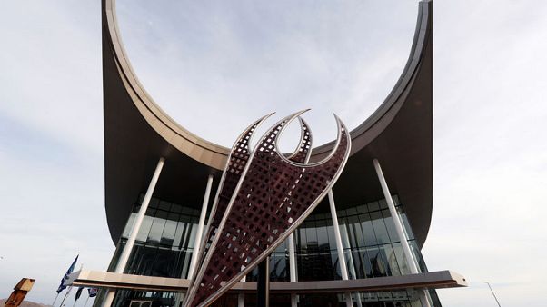 Security forces storm PNG parliament over unpaid wages after APEC summit Security forces storm PNG parliament over unpaid wages after APEC summit