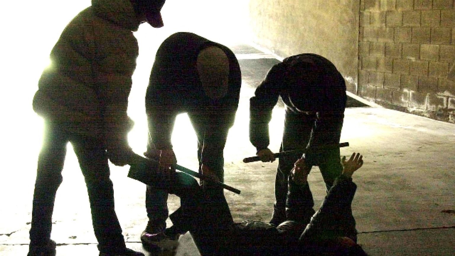 15enne rapito e torturato da coetanei
