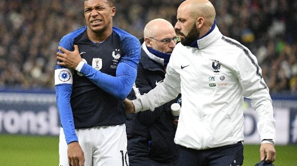 Tegole sul PSG, Neymar e Mbappé vanno ko Tegole sul PSG, Neymar e Mbappé vanno ko