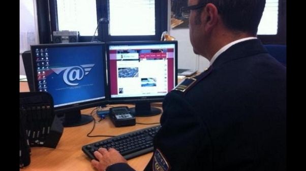 Finto 12enne adesca minorenni in chat Finto 12enne adesca minorenni in chat