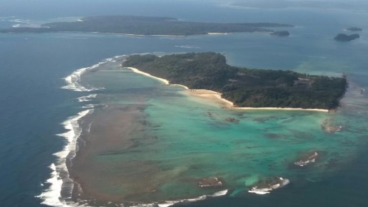 Photo aérienne du 22 septembre 2018 d'une des îles de la mer d'Andaman.