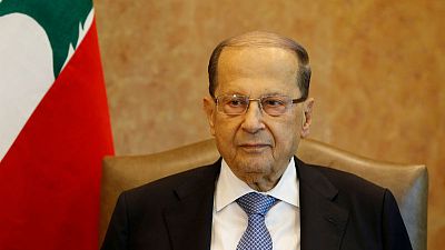 الرئيس اللبناني يقول إن بلاده لا يمكنها إضاعة الوقت في تشكيل الحكومة