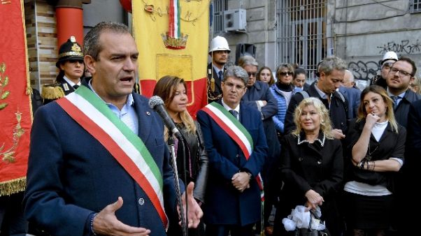 De Magistris:De Laurentiis un po'tirchio De Magistris:De Laurentiis un po'tirchio