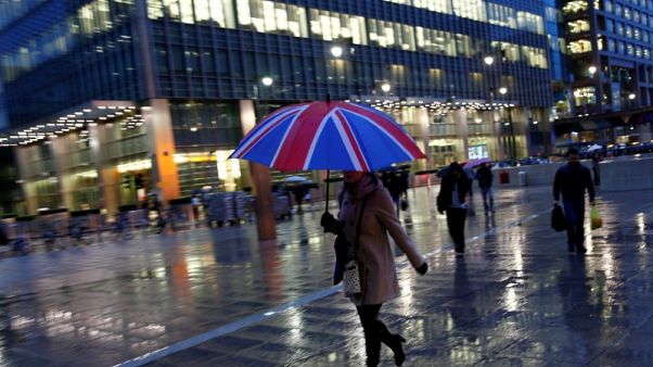 UK employers offer staff smaller pay awards - XpertHR UK employers offer staff smaller pay awards - XpertHR