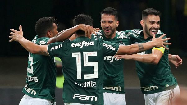 بالميراس يقترب من لقب الدوري البرازيلي بفوز 4-صفر بالميراس يقترب من لقب الدوري البرازيلي بفوز 4-صفر