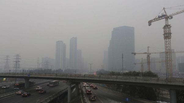 Chinese capital issues first smog alert of winter Chinese capital issues first smog alert of winter