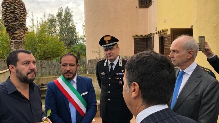 Salvini: caserma nella casa confiscata