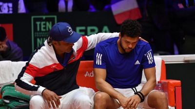 Coupe Davis: Tsonga, blessé aux adducteurs, "a pensé à abandonner" déclare Noah