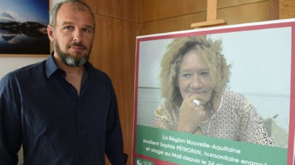 Depuis le Sahel, le fils de Sophie Pétronin demande à Macron de "clarifier sa position" Depuis le Sahel, le fils de Sophie Pétronin demande à Macron de "clarifier sa position"