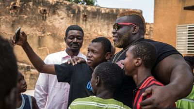 Iron Biby, de souffre-douleur à homme fort du Burkina
 