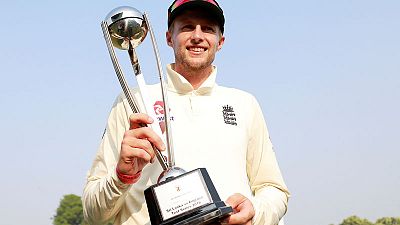 England sweep series after brave Sri Lanka resistance England sweep series after brave Sri Lanka resistance