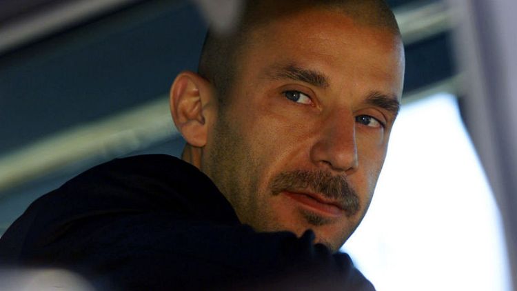 Former Italy striker Vialli reveals cancer battle