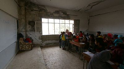 بسبب عدم توافر مساعدات تذكر .. الرقة السورية تواجه صعوبة في إعادة فتح المدارس