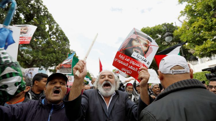 التونسيون ينظمون أول احتجاجات عربية ضد زيارة ولي عهد السعودية