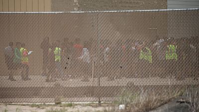 Illegal immigrants in U.S. at lowest level since 2004 - study Illegal immigrants in U.S. at lowest level since 2004 - study