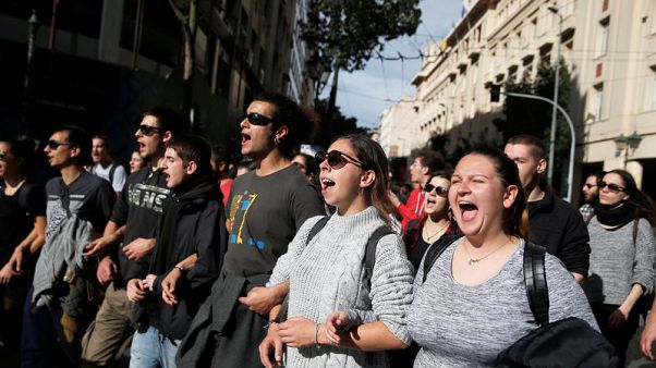 إضراب عمالي في اليونان للمطالبة برفع الحد الأدنى للأجور وخفض الضرائب إضراب عمالي في اليونان للمطالبة برفع الحد الأدنى للأجور وخفض الضرائب