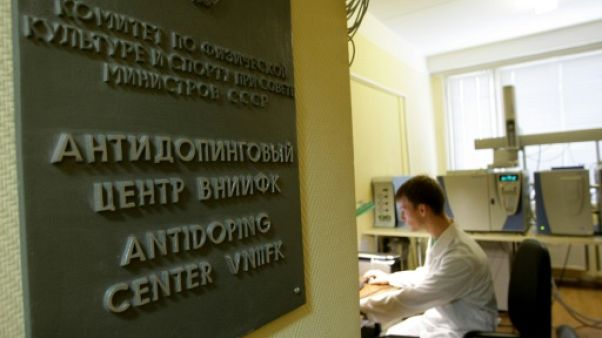 Un technicien du laboratoire antidopage de Moscou, le 23 septembre 2009 Un technicien du laboratoire antidopage de Moscou, le 23 septembre 2009