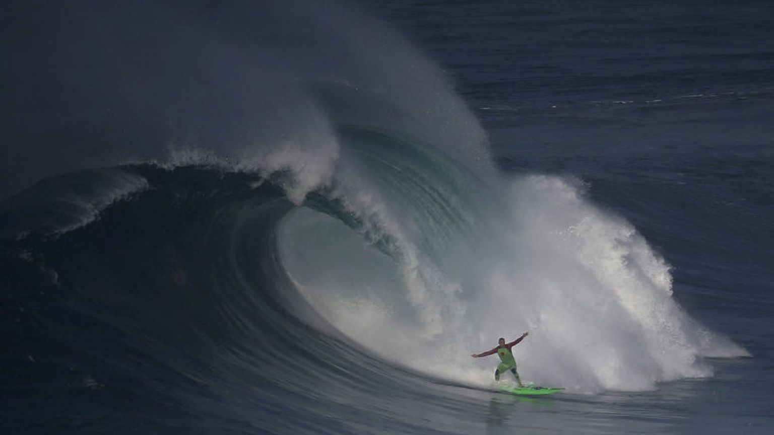 Surf legend McNamara to clean up ocean that gave him fame