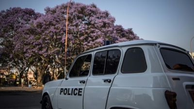 Les mythiques 4L et 2CV toujours en piste à Madagascar