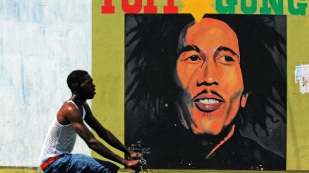 Un mural du chanteur jamaïcain Bob Marley, le 8 février 2009 à Kingston Un mural du chanteur jamaïcain Bob Marley, le 8 février 2009 à Kingston