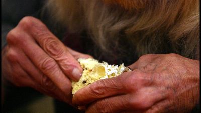 Poste-Caritas, a poveri pacchi anonimi Poste-Caritas, a poveri pacchi anonimi